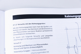 The picture shows a page from a teaching material about germination devices, which describes experiments to observe the germination and growth of plants. Various experiments and materials for biology lessons are listed.