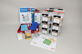 The picture shows an educational experiment kit containing materials for exploring the topic of water. It includes numerous colorful boxes, worksheets and various utensils for hands-on experiments and learning activities.