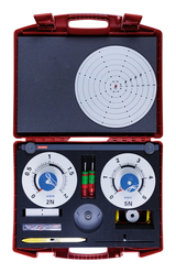 The picture shows a comprehensive experiment set in a red case, designed for physical measurements. It contains, among other things, spring scales, a target system and other accessories for practical experiments in the educational sector.