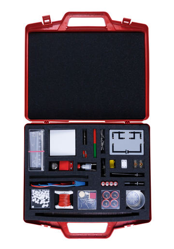 The picture shows a red suitcase filled with various experimental materials, including tools, cables, components and instructions for conducting scientific experiments. The suitcase is ideal for use in education to give students hands-on experience.