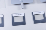 Presented are two gray frame elements with labels indicating the number of lines per millimeter: 300 and 80 lines/mm. These measuring instruments are likely intended for optical experiments or the study of light diffraction.